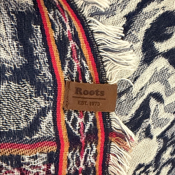 Roots | Border Print Navy, Cream and Red Fringed Shawl | OS - Picture 2 of 3